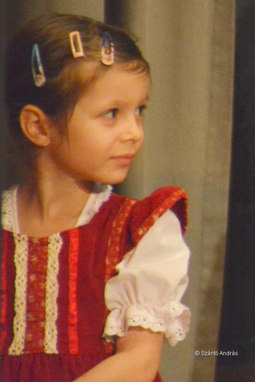 karacsony 16 053