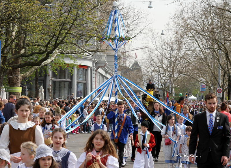 gyerekvonulas 18 042