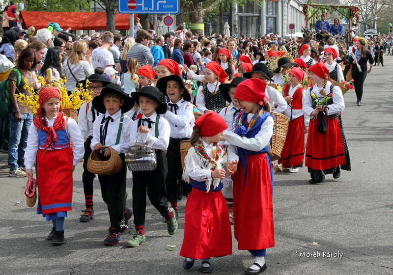 gyerekvonulas 18 045